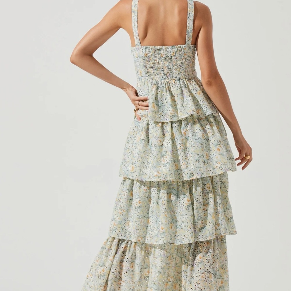 ASTR The Label | Midsummer Eyelet Tiered Maxi Dress | Size L - Picture 3 of 9